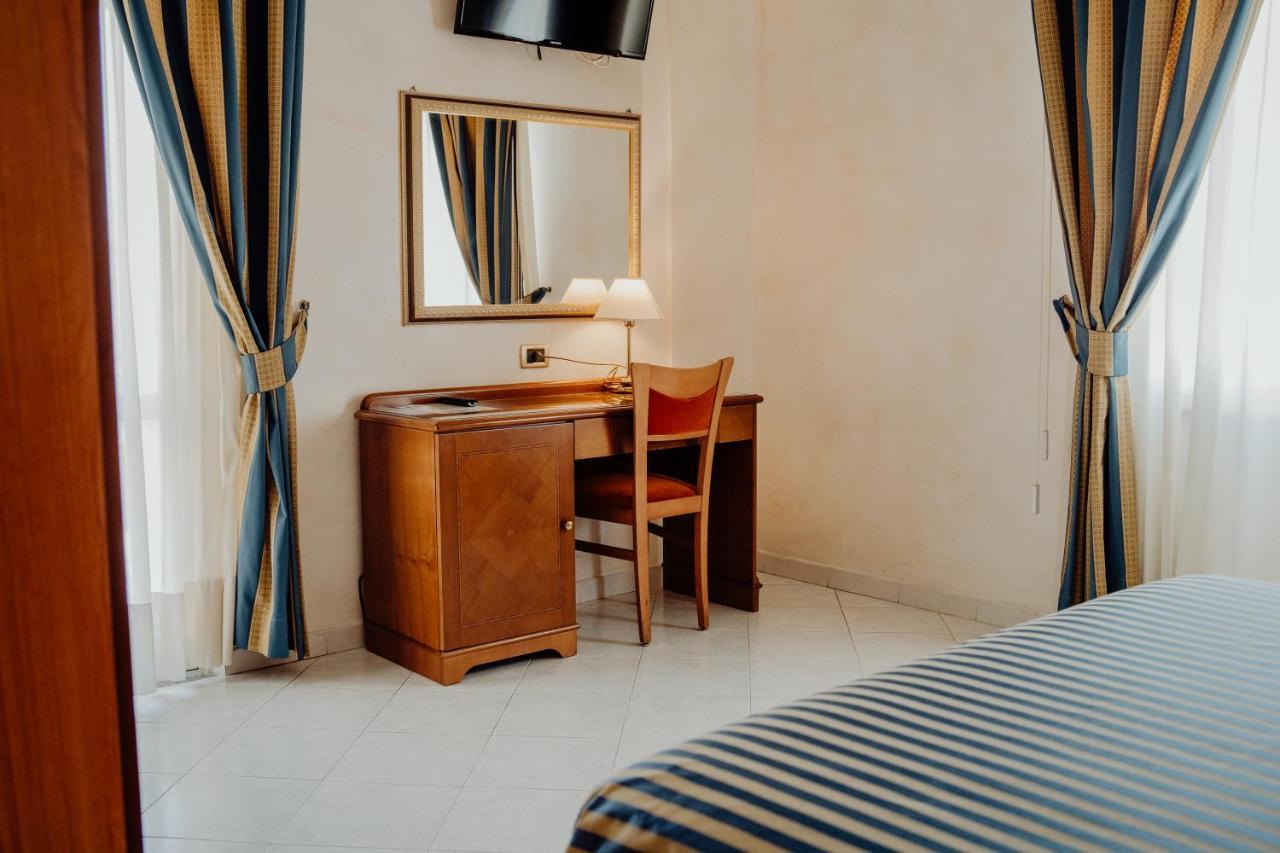 Hotel Niagara كاتانزارو المظهر الخارجي الصورة