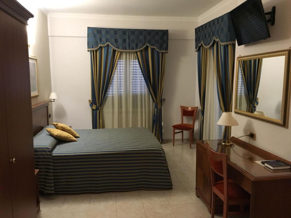 Hotel Niagara كاتانزارو المظهر الخارجي الصورة